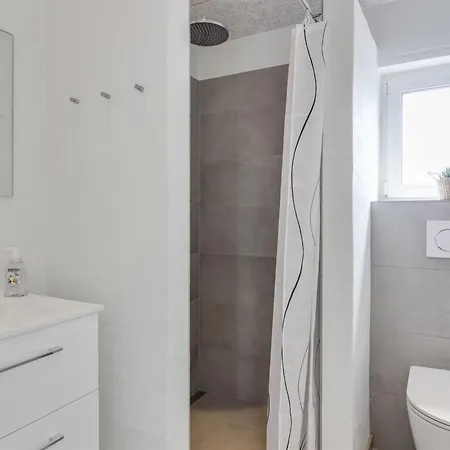 Grith - 1km From The Sea By Interhome بيت للعطل هيرتسهلس